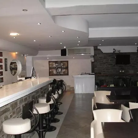 Nikolas Parikia (Paros)