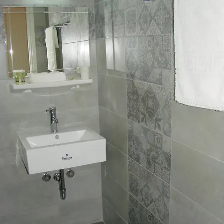 Nikolas 3* Parikia (Paros)