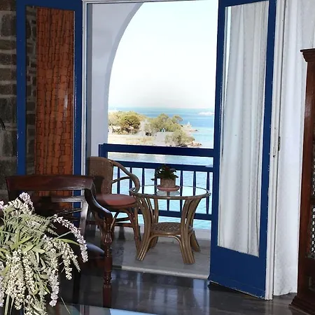 Nikolas Parikia (Paros)