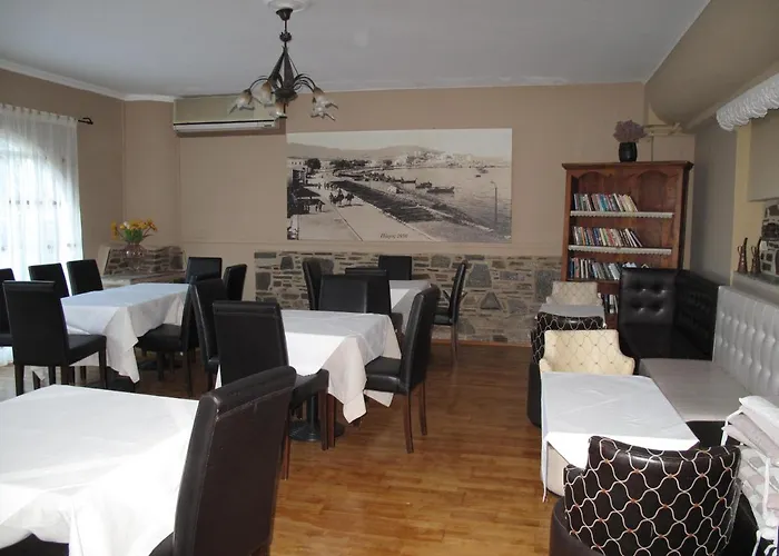 Nikolas Parikia (Paros)