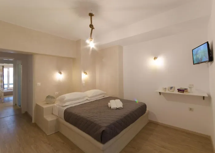 Nikolas 3* Parikia (Paros)