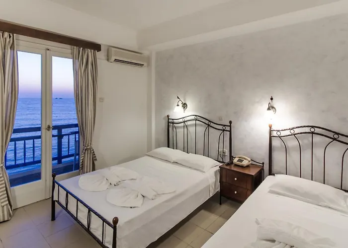 Nikolas Parikia (Paros)